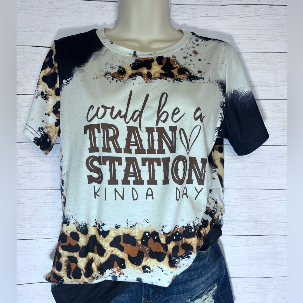 Boutique Brand Brown TRAIN STATION Graphic Leopard Print T Shirt Yellowstone 💗